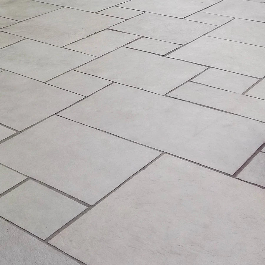 Dove Grey Limestone Paving Slabs – Mixed – 22mm (15.3sqm)