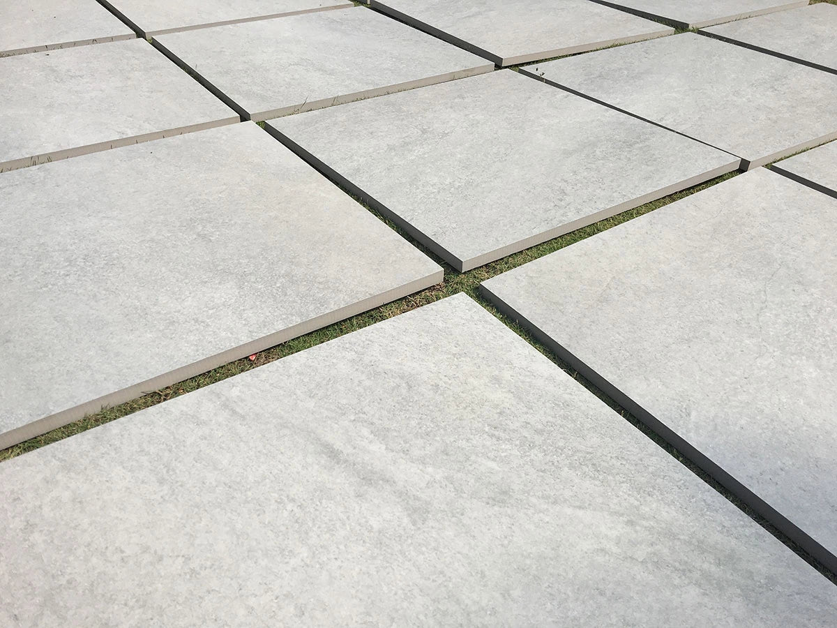 Hammer Stone Grey Outdoor Porcelain Paving Tiles – 900mm x 600mm – 20mm (21.6sqm)
