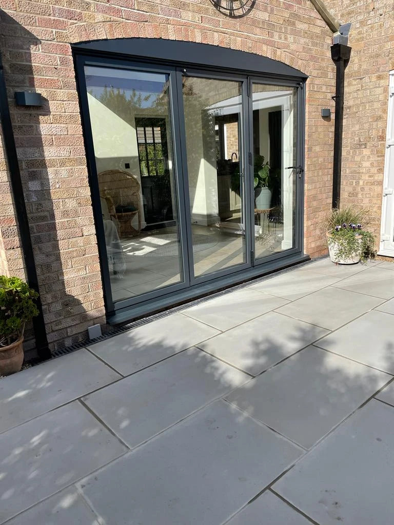 Kandla Grey Indian Sandstone Paving Slabs – 600mm x 900mm – 22mm (18.5sqm)