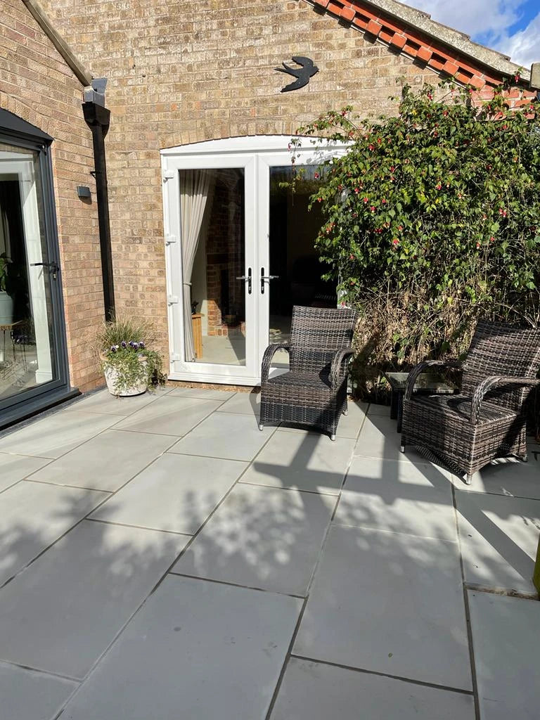Kandla Grey Indian Sandstone Paving Slabs – 600mm x 900mm – 22mm (18.5sqm)