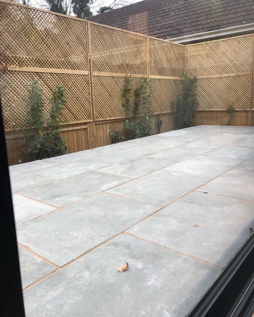 Kota Blue Limestone Paving Slabs – 600mm x 900mm – 22mm (16.9 sqm)