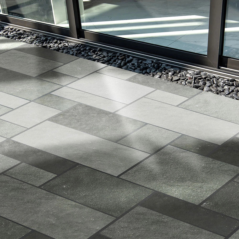 Kota Blue Limestone Paving Slabs – 600mm x 900mm – 22mm (16.9 sqm)