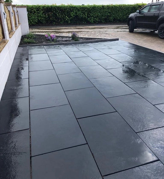 Lime Black Limestone Paving Slabs – 600mm x 900mm – 22mm (16.9 sqm)