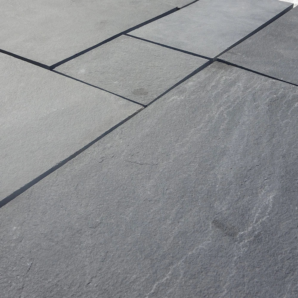 Lime Black Limestone Paving Slabs – Mixed – 22mm (15.3sqm)
