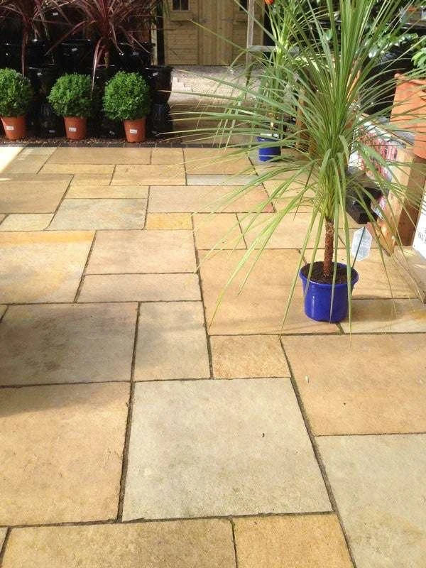 Lime Yellow Limestone Paving Slabs – Mixed – 22mm (15.3sqm)