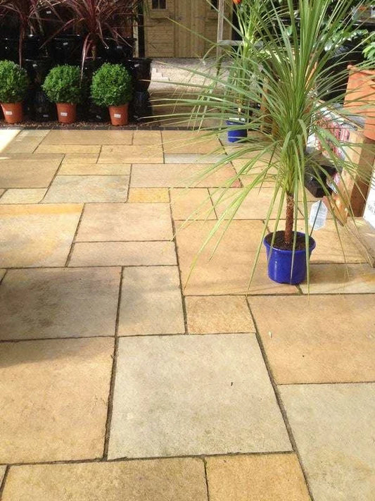 Lime Yellow Limestone Paving Slabs – Mixed – 22mm (15.3sqm)