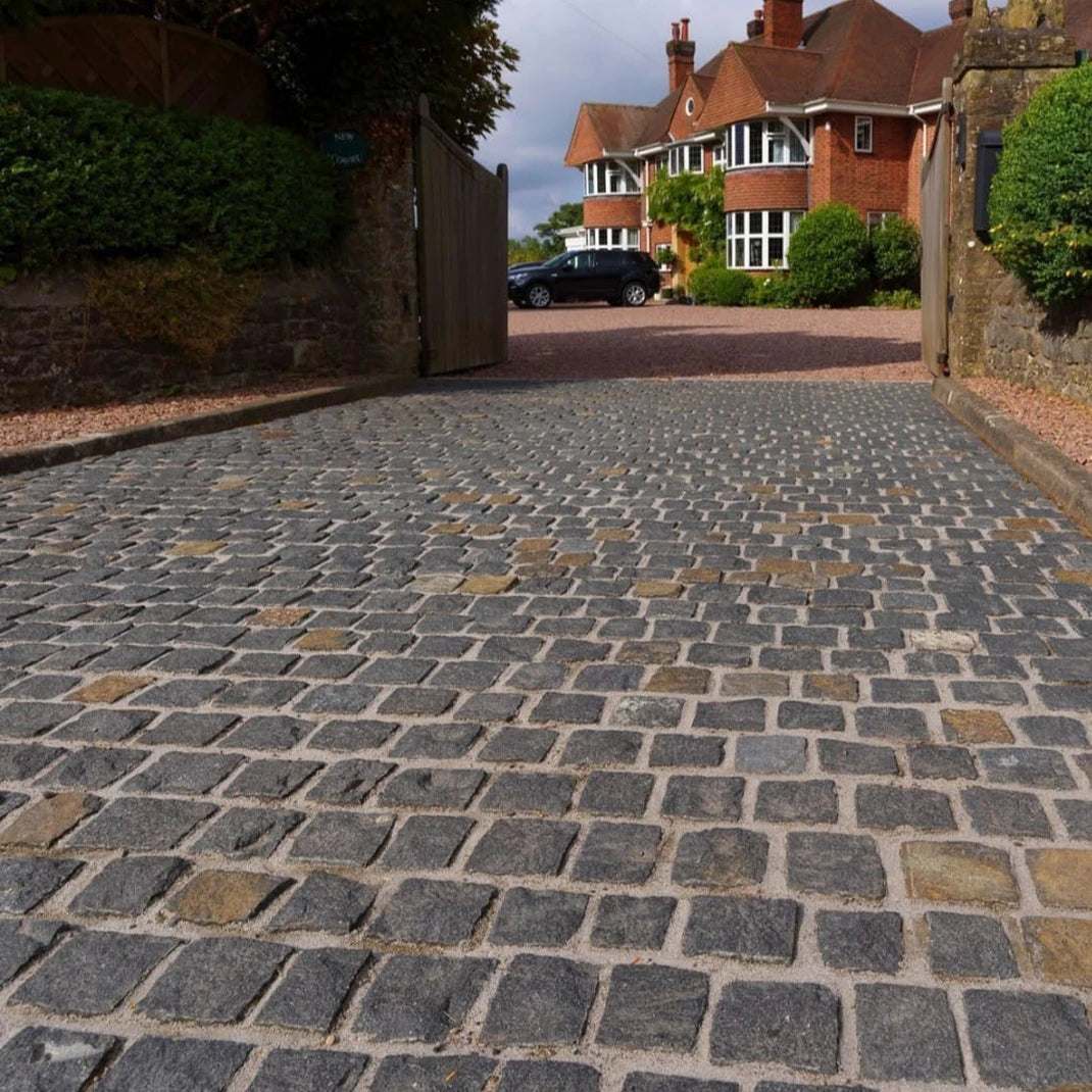 Lime Black Cobble Stone Set (100mm x 100mm) – 900 Cobbles (9m2 Pack)